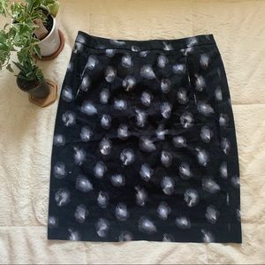 Patterned pencil skirt